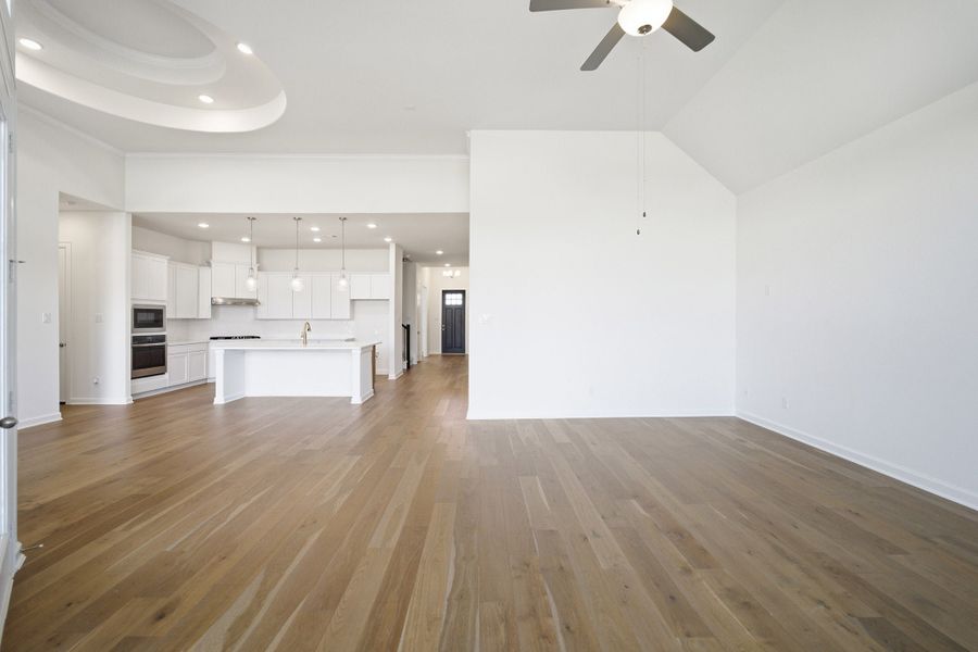 Spacious, unfurnished interior of a new home in Sonoma Verde, Heath (Image 34).