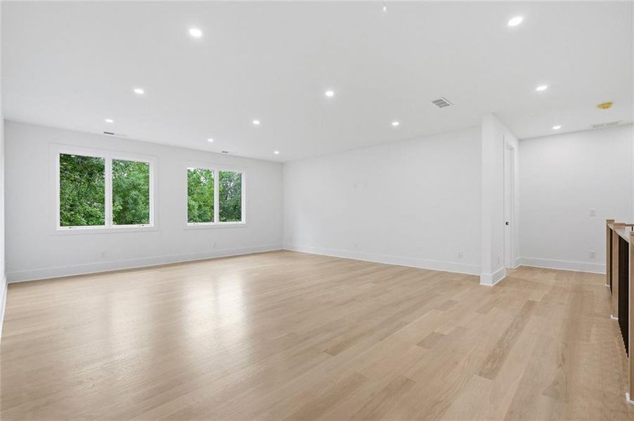 Spacious, unfurnished interior of a new home in , Alpharetta (Image 25). Spacious, unfurnished interior of a new home in , Alpharetta (Image 25).