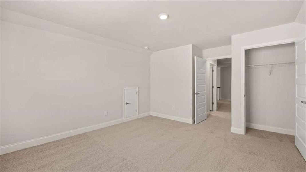 Spacious, unfurnished interior of a new home in Oak Ridge Meadows - Active Adult, Locust Grove (Image 21). Spacious, unfurnished interior of a new home in Oak Ridge Meadows - Active Adult, Locust Grove (Image 21).