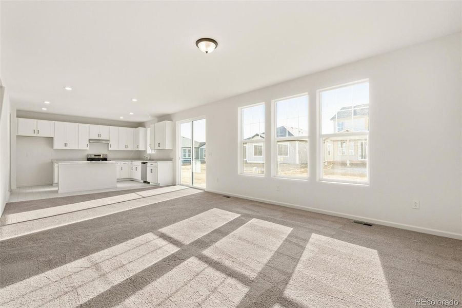 Spacious, unfurnished interior of a new home in Farmlore, Brighton (Image 31).