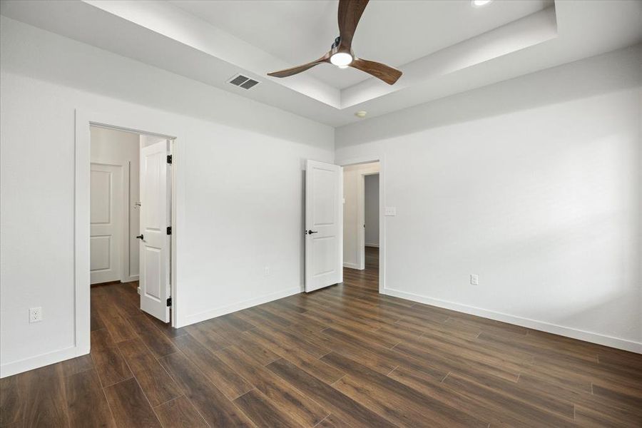 Spacious, unfurnished interior of a new home in , Granbury (Image 14). Spacious, unfurnished interior of a new home in , Granbury (Image 14).