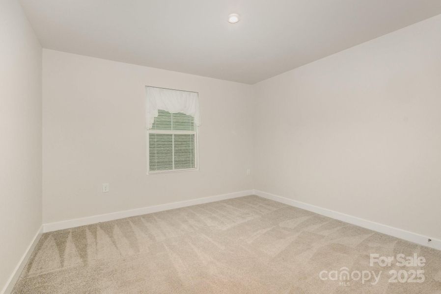 Spacious, unfurnished interior of a new home in , Greenville (Image 19).