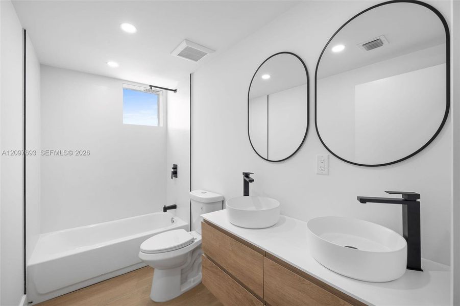 Furnished interior view inside a new home in , South Miami (Image 14).