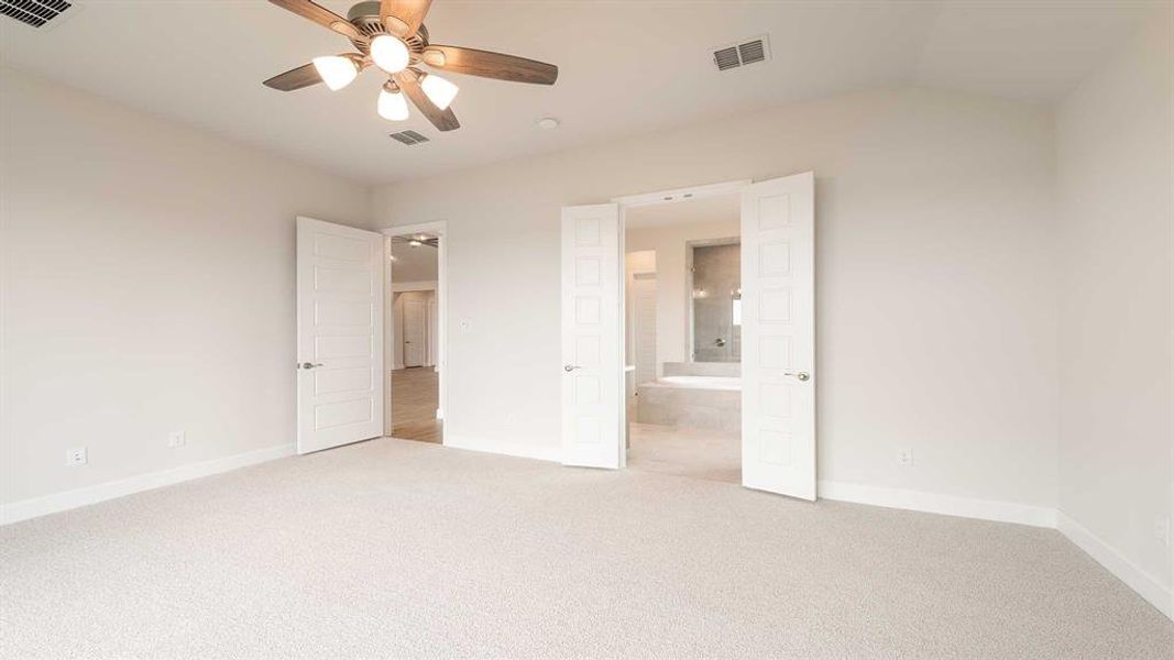 Spacious, unfurnished interior of a new home in Myrtle Creek 71', Waxahachie (Image 12).