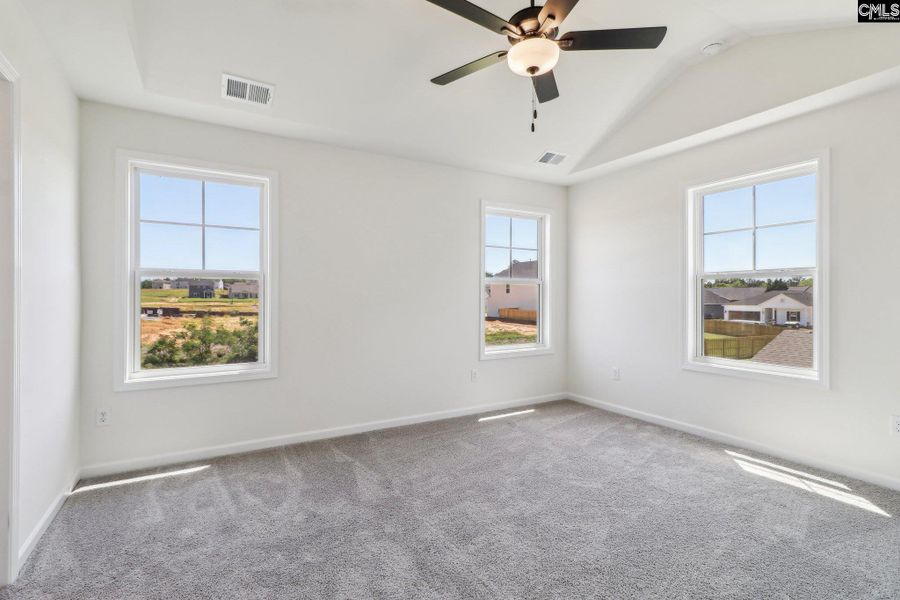 Spacious, unfurnished interior of a new home in Raglins Creek, Lugoff (Image 26).