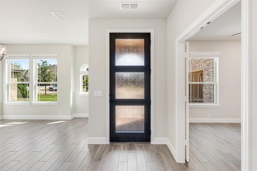 Spacious, unfurnished interior of a new home in Villages of Walnut Grove, Midlothian (Image 23). Spacious, unfurnished interior of a new home in Villages of Walnut Grove, Midlothian (Image 23).