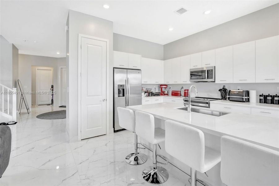 Furnished interior view inside a new home in , Miramar (Image 17).