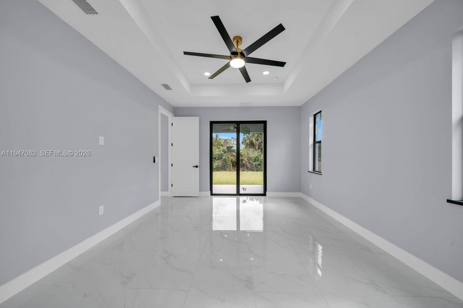 Spacious, unfurnished interior of a new home in , Lehigh Acres (Image 19).