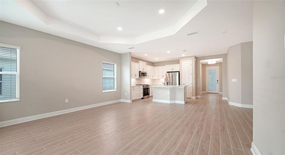 Spacious, unfurnished interior of a new home in Windward, Lakewood Ranch (Image 32).