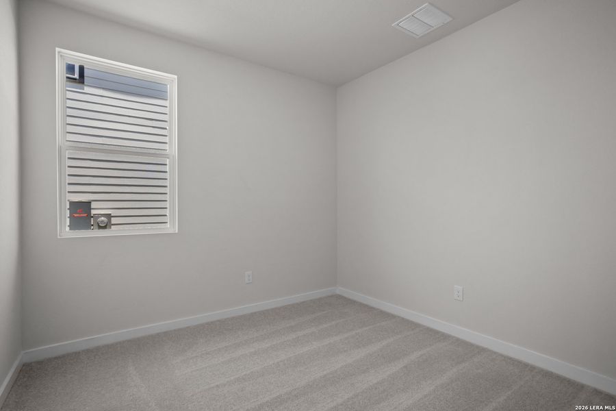 Spacious, unfurnished interior of a new home in Mesa Vista, San Antonio (Image 28).
