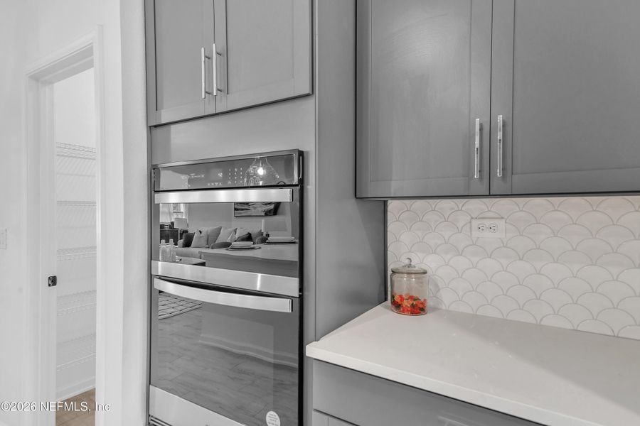 Furnished interior view inside a new home in , Middleburg (Image 20).