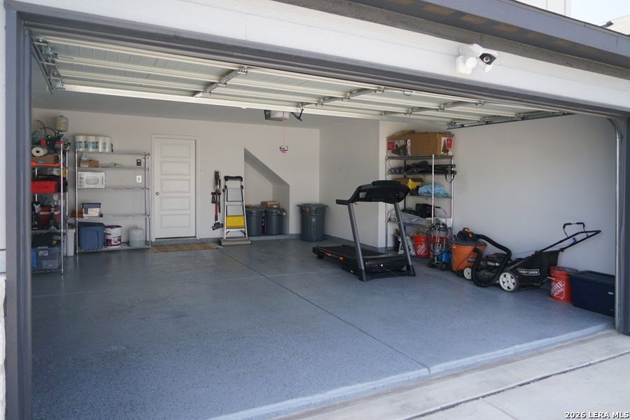 Exterior details and patio area of a home in Cinco Lakes, San Antonio (Image 27).