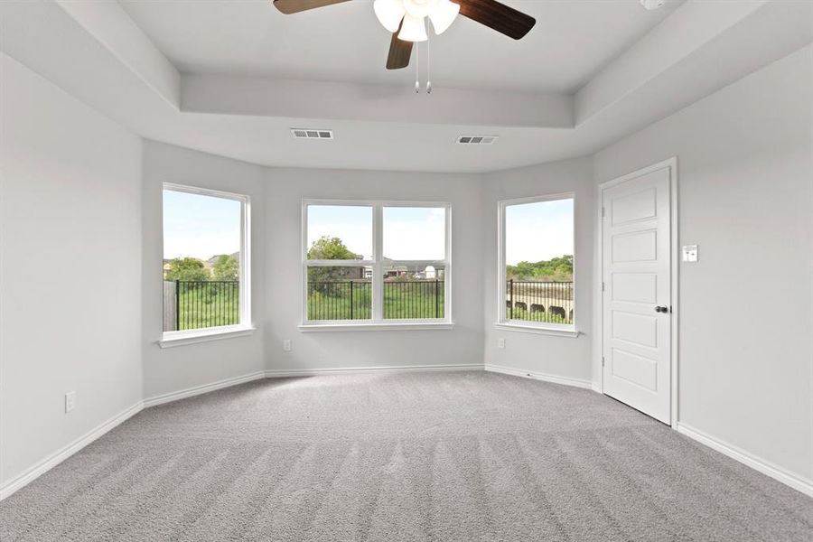 Spacious, unfurnished interior of a new home in Deer Creek, Fort Worth (Image 22). Spacious, unfurnished interior of a new home in Deer Creek, Fort Worth (Image 22).
