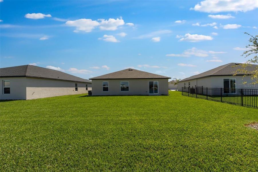 Exterior details and patio area of a home in , North Port (Image 3).