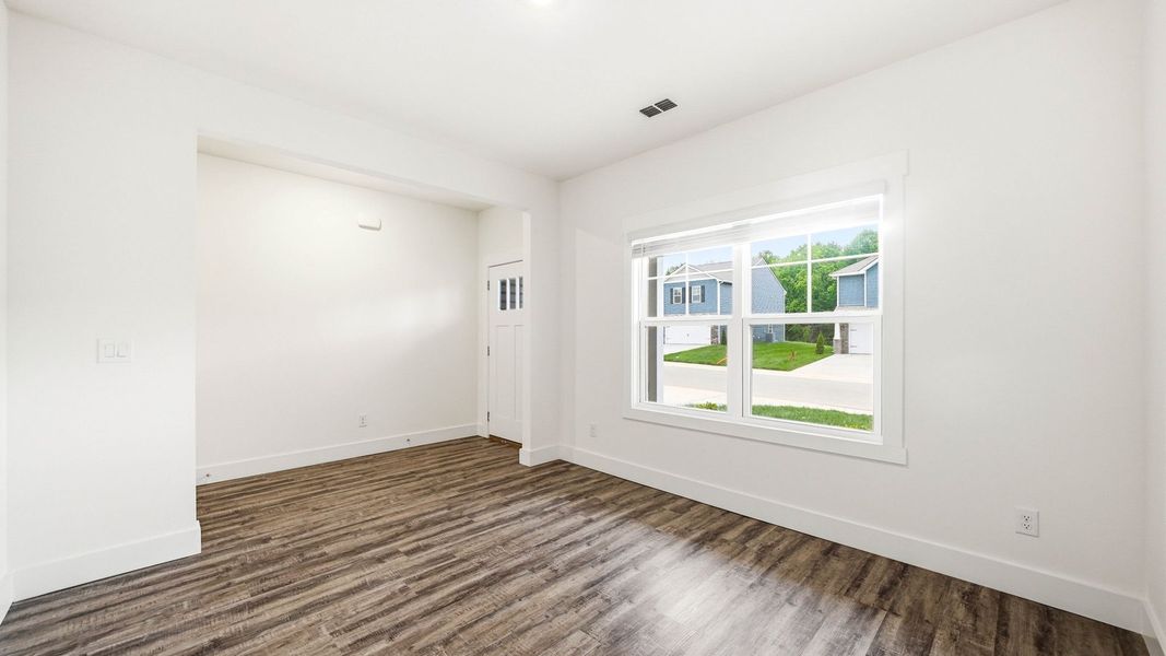 Spacious, unfurnished interior of a new home in Fieldcrest Acres, Blountville (Image 23).