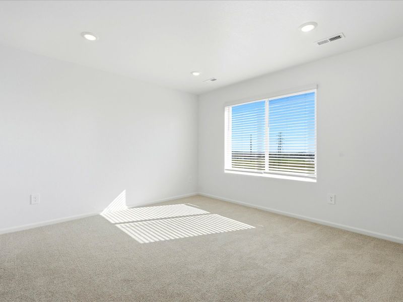 Spacious, unfurnished interior of a new home in Three Hills, Morrison (Image 18).