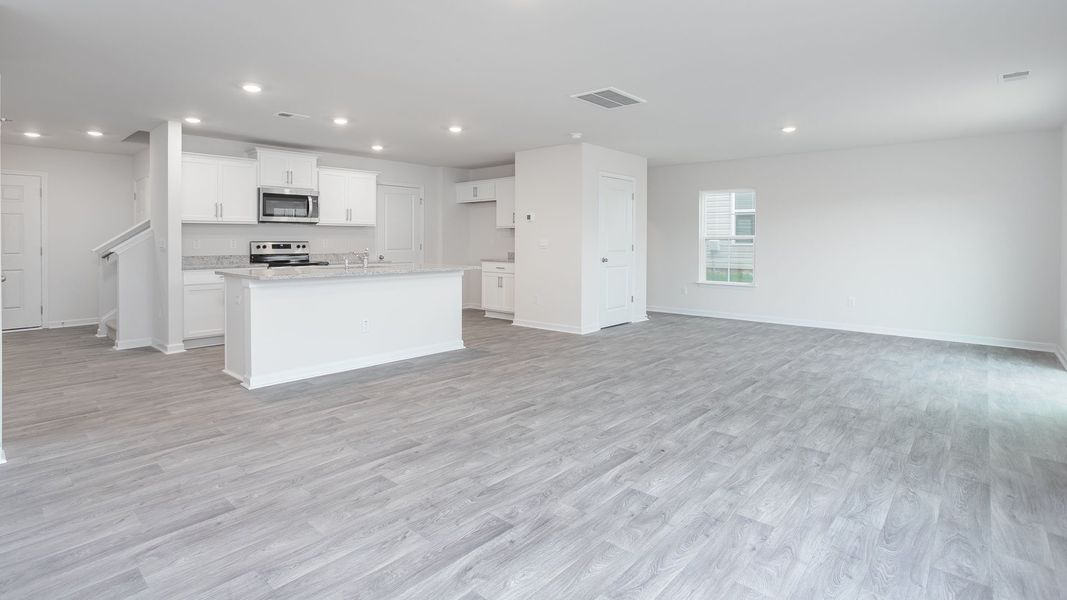 Spacious, unfurnished interior of a new home in Chandler Pointe, Rural Hall (Image 11).