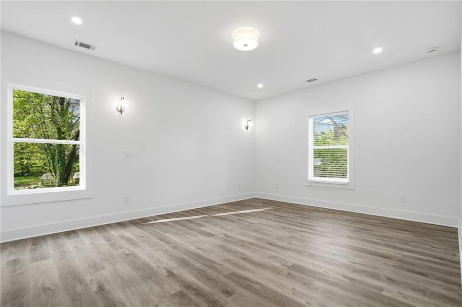 Spacious, unfurnished interior of a new home in , Griffin (Image 22).