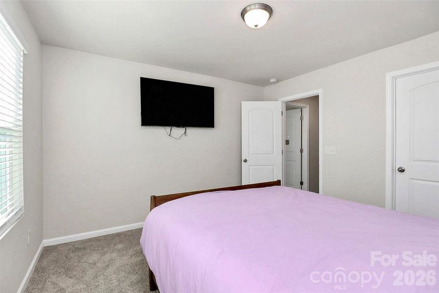 Secondary bedroom. Secondary bedroom.