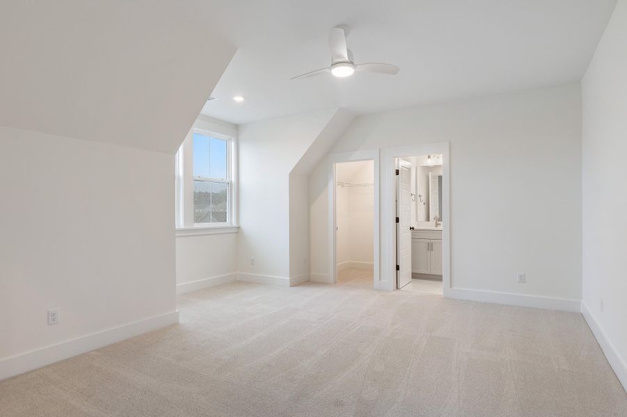 Spacious, unfurnished interior of a new home in , Summerville (Image 24).