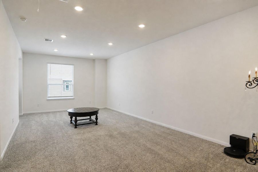 Spacious, unfurnished interior of a new home in , Houston (Image 21).