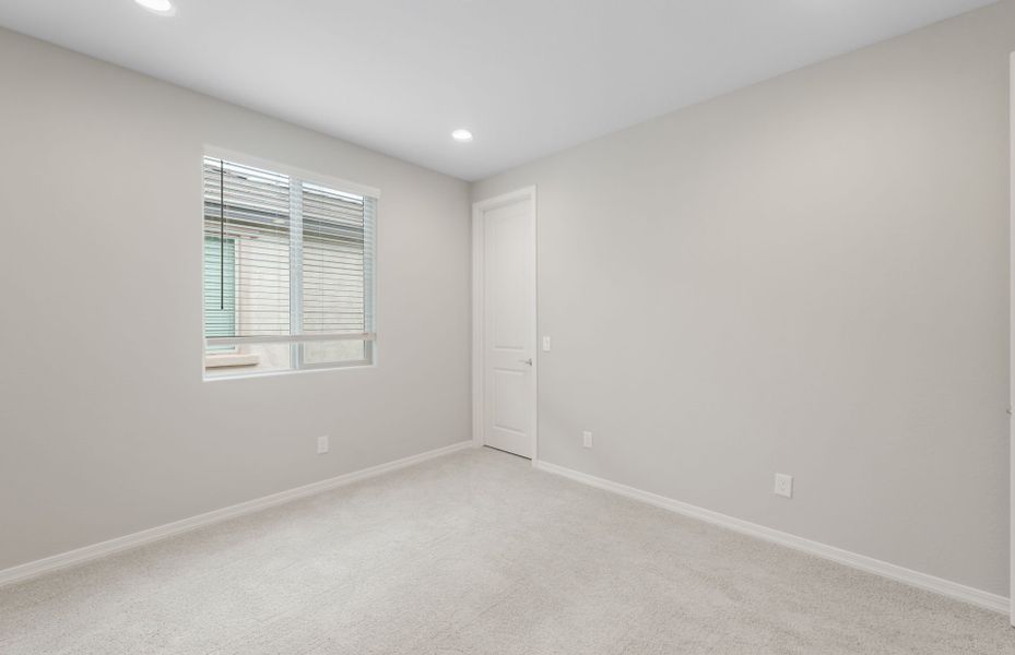 Spacious, unfurnished interior of a new home in El Rancho Santa Rosa, Maricopa (Image 18).