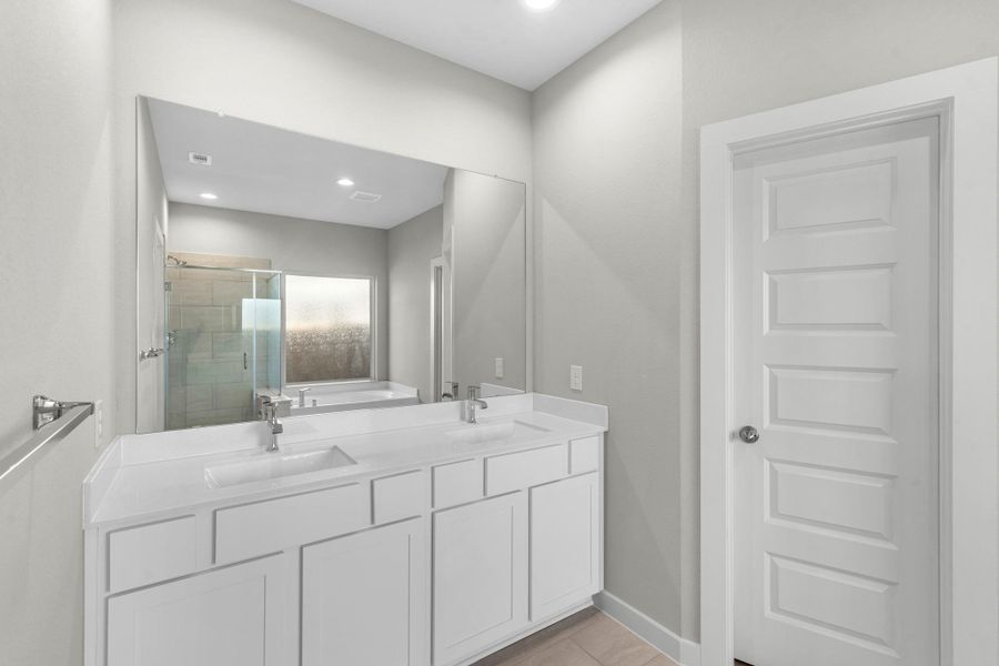 Furnished interior view inside a new home in Briarwood Crossing, Rosenberg (Image 12). Furnished interior view inside a new home in Briarwood Crossing, Rosenberg (Image 12).