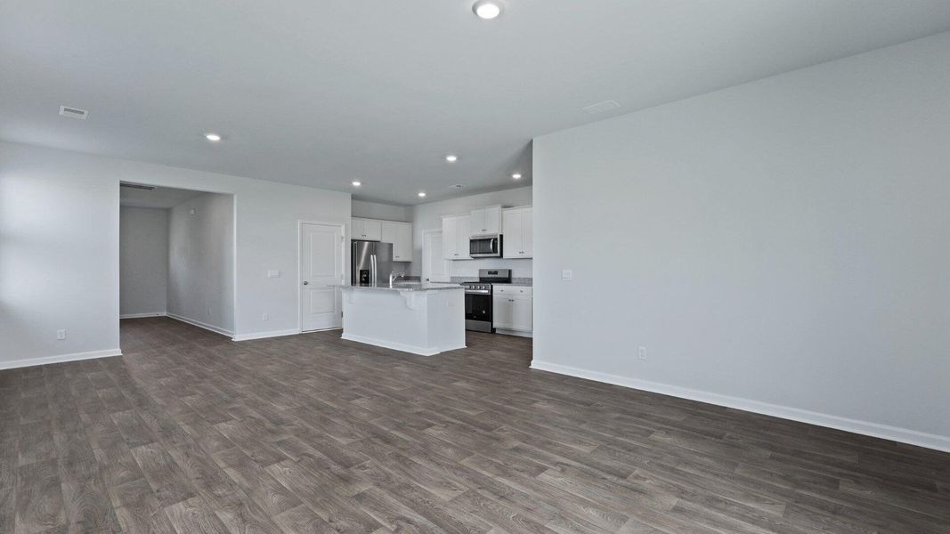 Spacious, unfurnished interior of a new home in Pine Hills at Cane Bay, Summerville (Image 12).