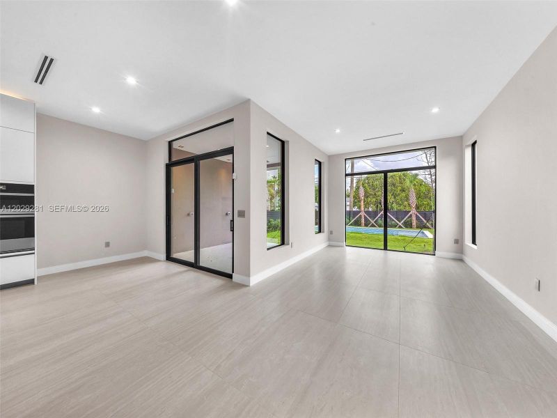 Spacious, unfurnished interior of a new home in , Hollywood (Image 22).