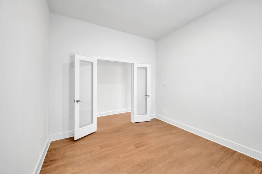 Spacious, unfurnished interior of a new home in Sorella, Tomball (Image 15).