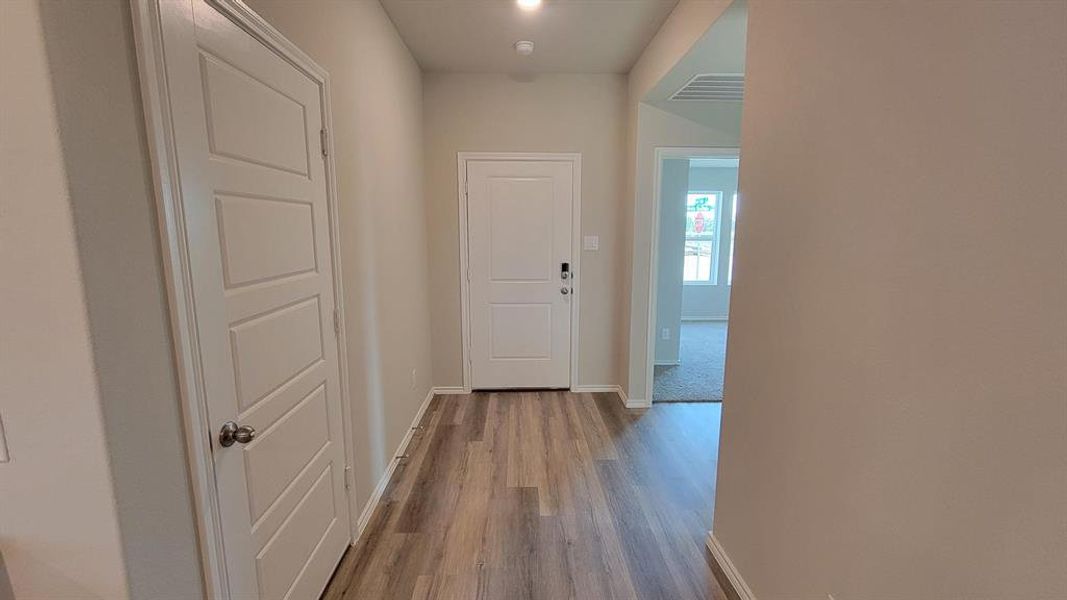 Spacious, unfurnished interior of a new home in Longhorn Estates, Fort Worth (Image 12). Spacious, unfurnished interior of a new home in Longhorn Estates, Fort Worth (Image 12).