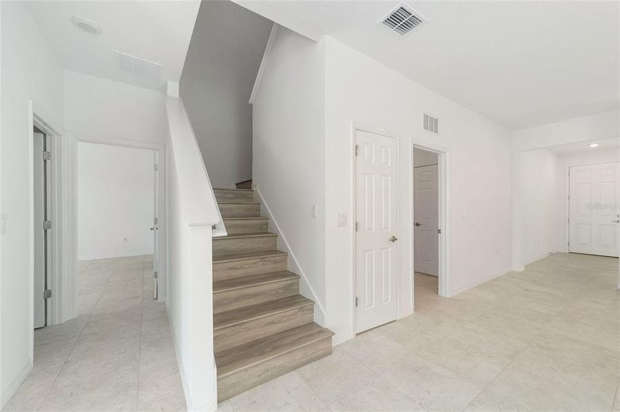 Spacious, unfurnished interior of a new home in Calesa Township, Ocala (Image 49).