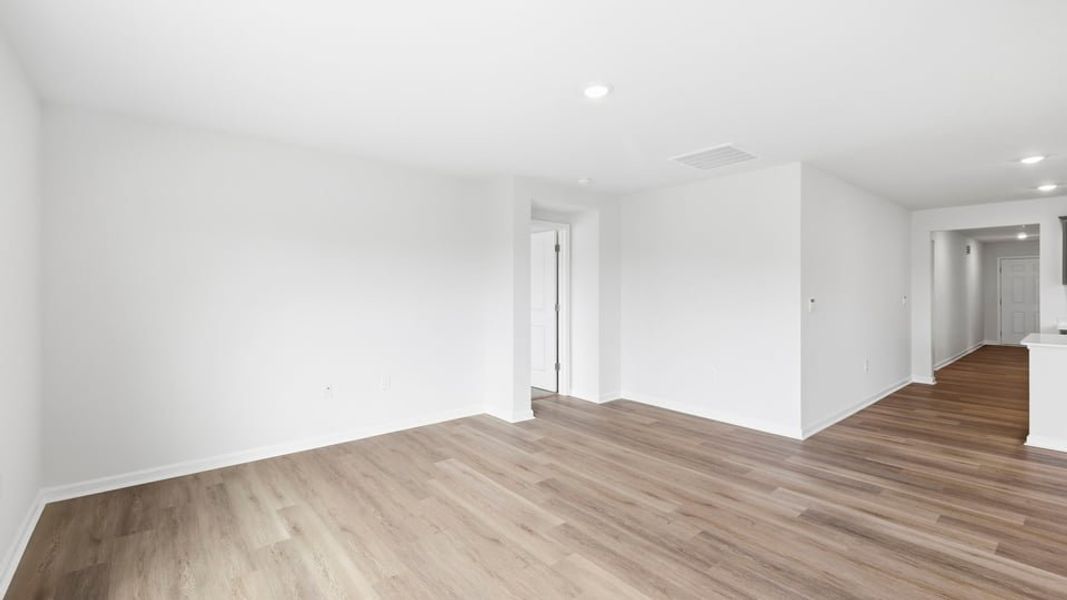 Spacious, unfurnished interior of a new home in Lakestone, Woodruff (Image 30).