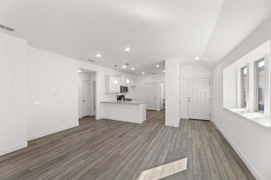 Representative unfurnished interior of a home built from the Melrose by Pacesetter Homes in Elevon, Lavon (Image 12).