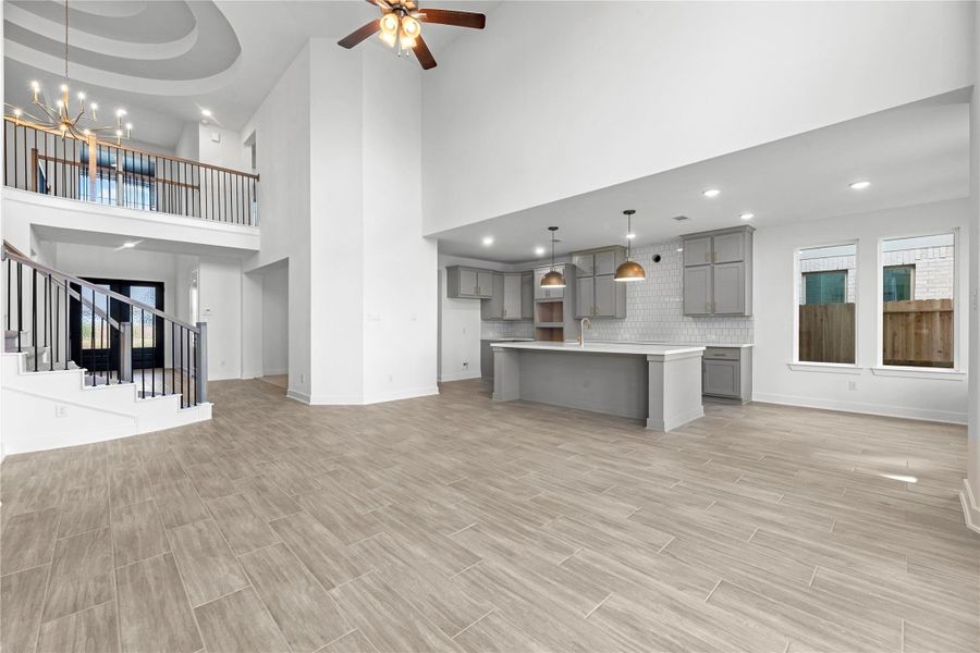Spacious, unfurnished interior of a new home in Sienna, Missouri City (Image 11).