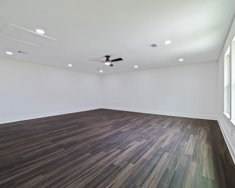 Huge 22'X19' Game room