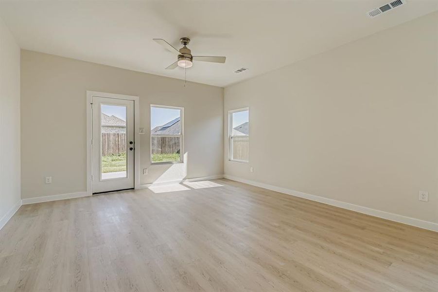 Spacious, unfurnished interior of a new home in MiraVerde, Crowley (Image 8). Spacious, unfurnished interior of a new home in MiraVerde, Crowley (Image 8).