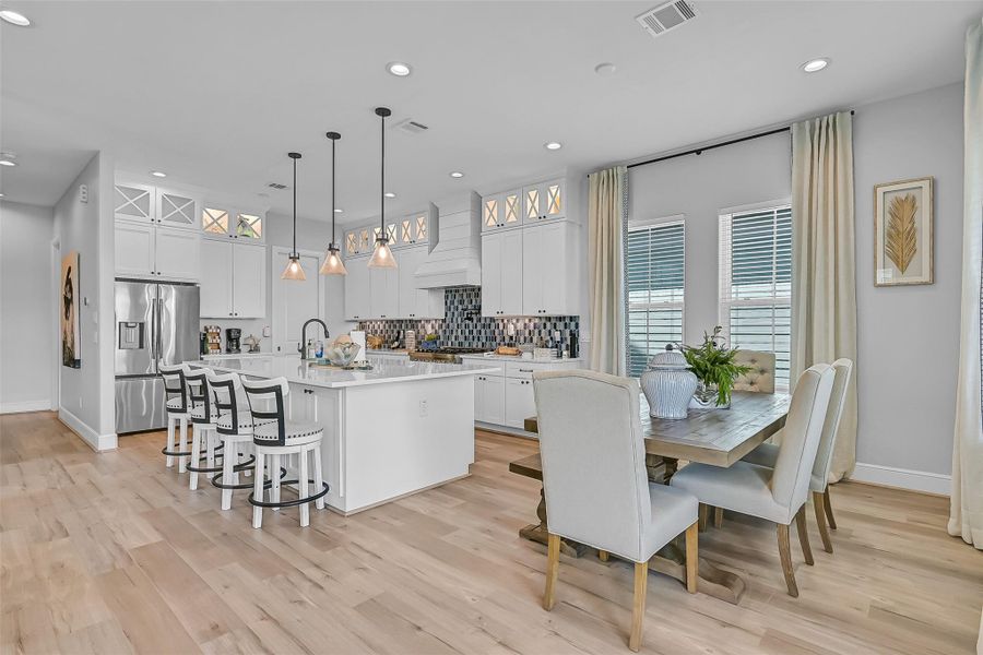 From casual breakfasts to hosting friends, this open kitchen and dining setup was designed to bring people together. Clean lines and modern finishes elevate the entire space.
