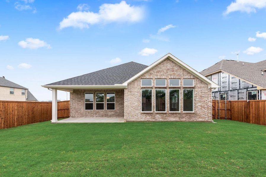 Exterior details and patio area of a home in Wildflower Ranch, Fort Worth (Image 21).