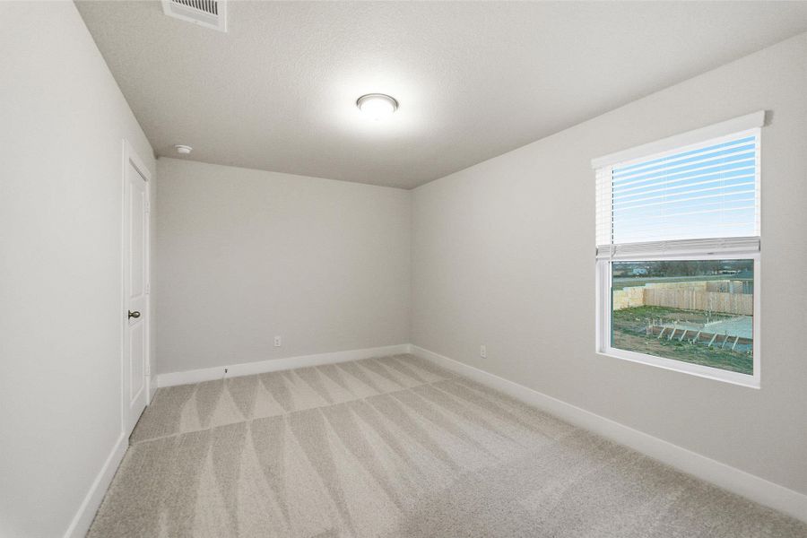 Spacious, unfurnished interior of a new home in Hunters Glen, Jarrell (Image 28).