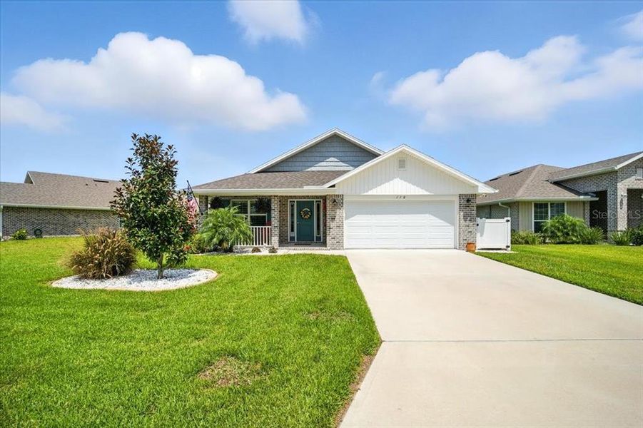 Drive up to mature landscaping