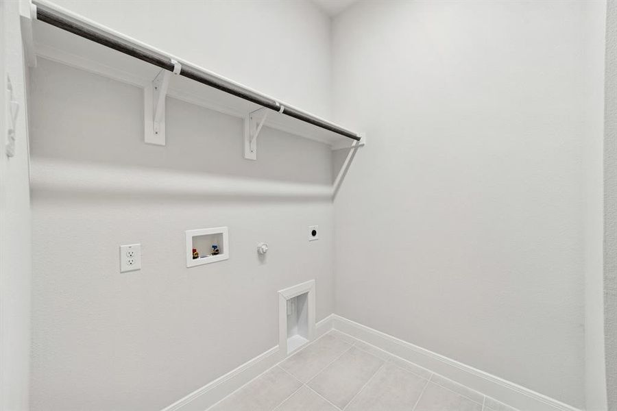 Spacious, unfurnished interior of a new home in Painted Tree - Classic Series, McKinney (Image 24). Spacious, unfurnished interior of a new home in Painted Tree - Classic Series, McKinney (Image 24).