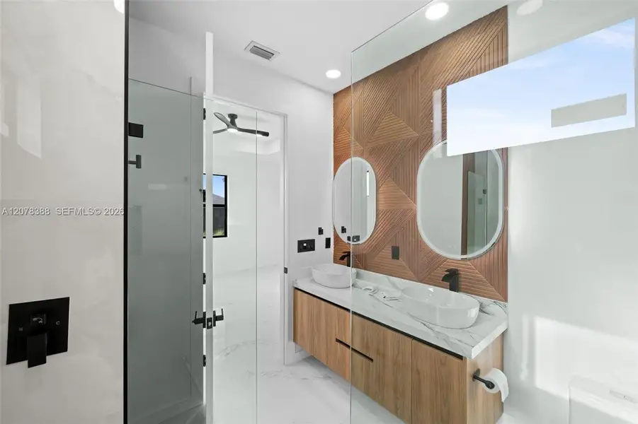 Furnished interior view inside a new home in , Cape Coral (Image 9).