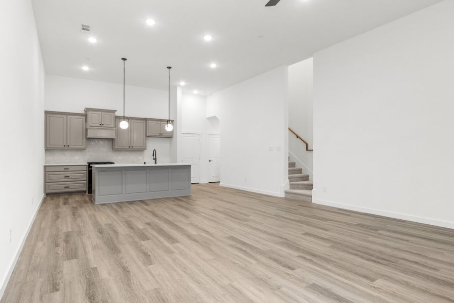Spacious, unfurnished interior of a new home in Cottonwood Creek, Rowlett (Image 24). Spacious, unfurnished interior of a new home in Cottonwood Creek, Rowlett (Image 24).