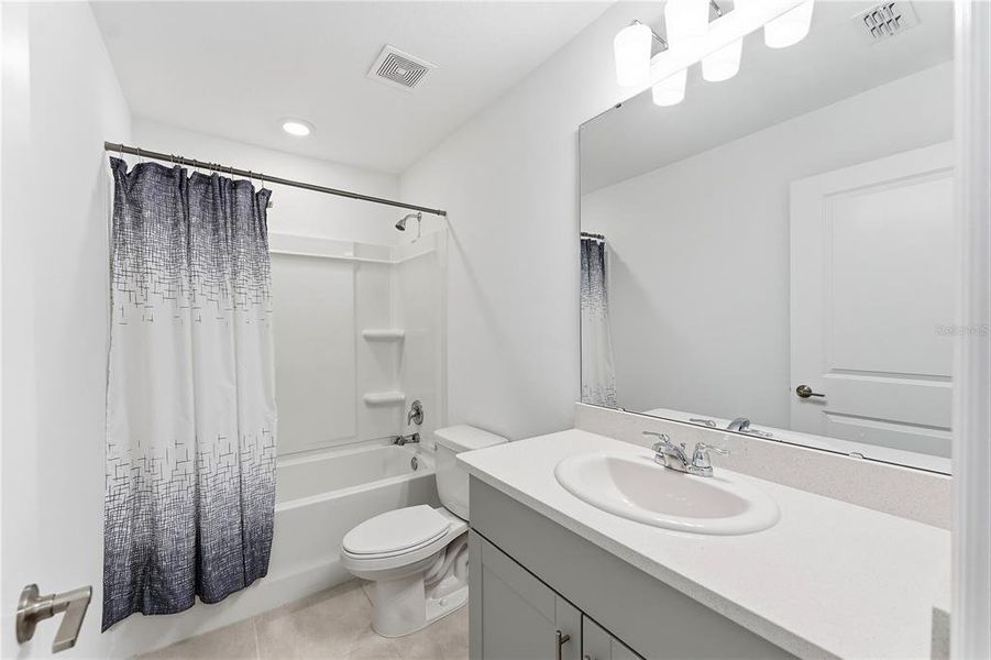 Furnished interior view inside a new home in , Kissimmee (Image 9).