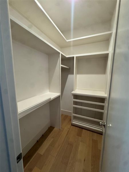 Spacious, unfurnished interior of a new home in , Houston (Image 5).