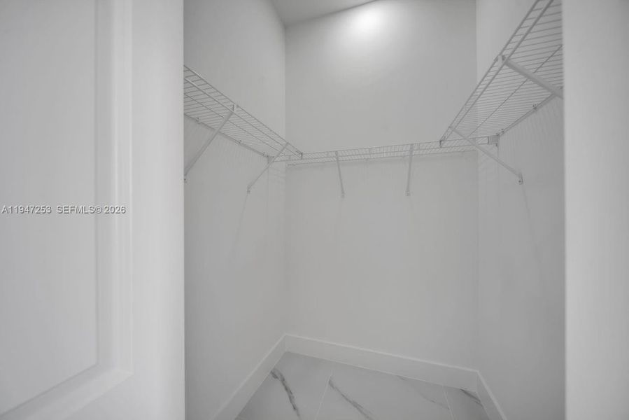 Spacious, unfurnished interior of a new home in , Lehigh Acres (Image 29).