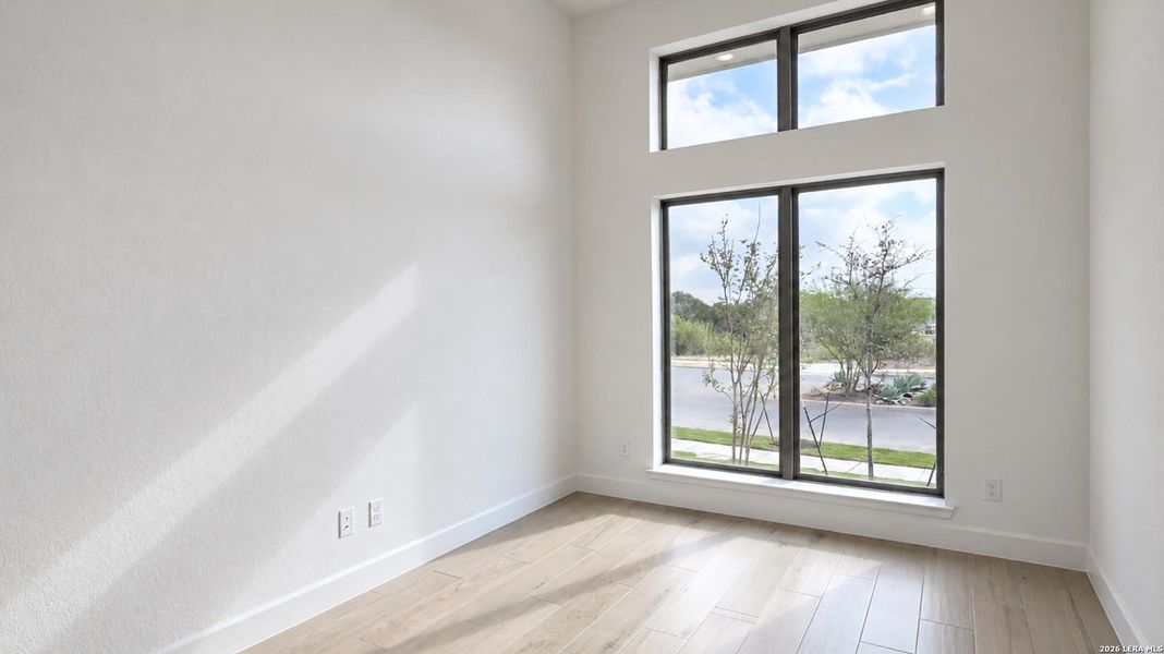 Spacious, unfurnished interior of a new home in Veramendi, New Braunfels (Image 19).
