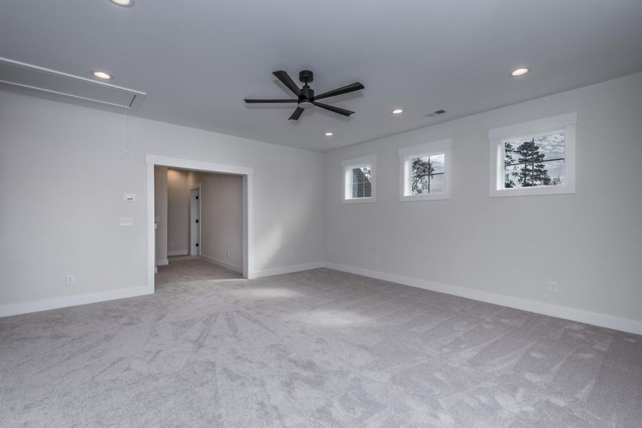 Spacious, unfurnished interior of a new home in , Chapin (Image 56).