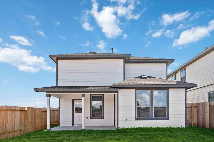 Exterior details and patio area of a home in Magnolia Springs, Montgomery (Image 1). Exterior details and patio area of a home in Magnolia Springs, Montgomery (Image 1).